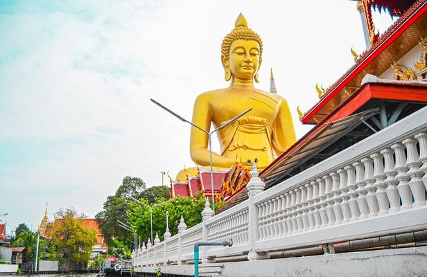 Wat Pak Nam Longtail Boat Tour with Flower Market in Bangkok