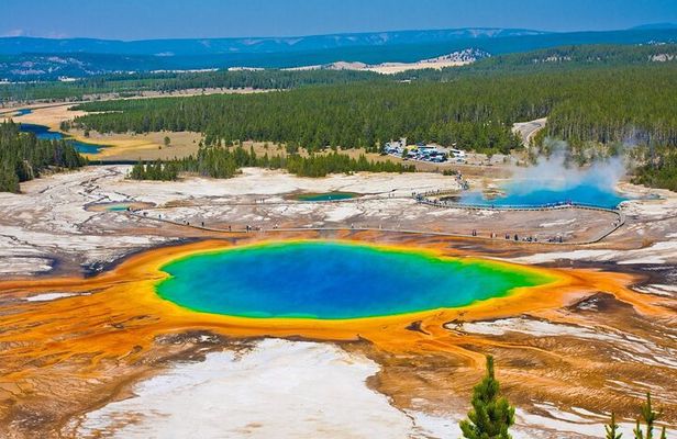 Lodging at Old Faithful Yellowstone&Grand Teton Small Group 4-day
