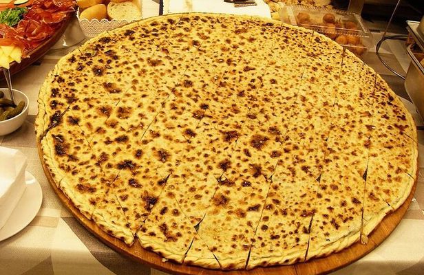 Flavours of Split: A Historical Walking Tour & Tasting Experience