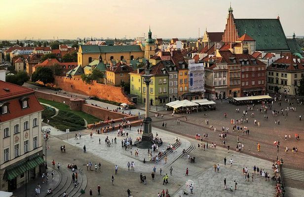 Explore Old town Warsaw with student of Art: Private Tour