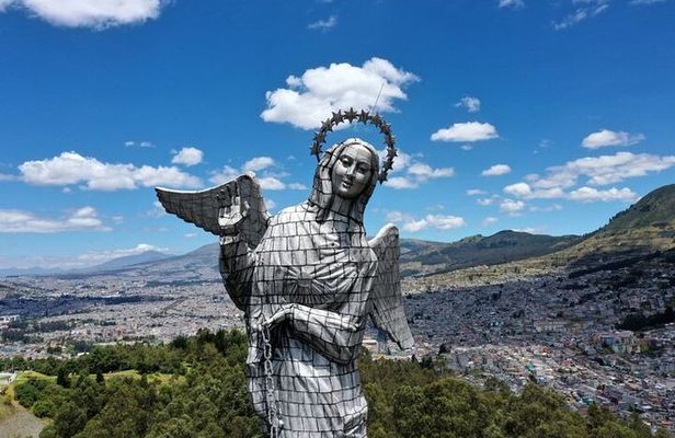 Quito Living History and the Middle of the World