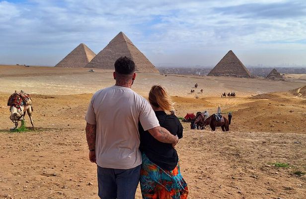 2-Day Private Pyramids and Cairo Highlights