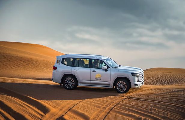 Dubai Red Dune Safari with Bedouin BBQ Dinner & Hotel Transfers