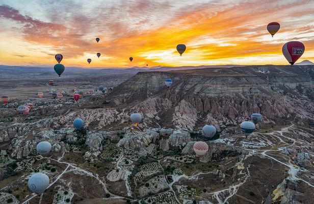 Cappadocia Balloon Ride Over Göreme Love Valley