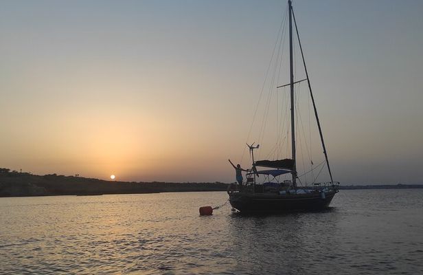 Plemmirio Sailing Tour from Ortigia with Snorkeling