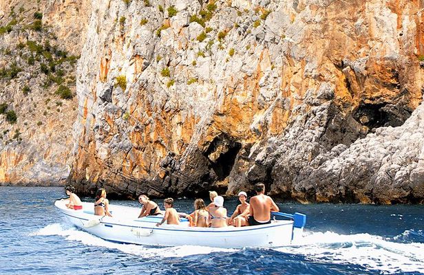 PRIVATE "Classic" excursion with typical Cilento Gozzo