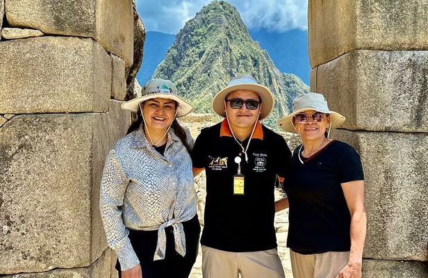 Cusco Amazing 8 days : Cusco || Machupicchu || Raimbow Mountain||
