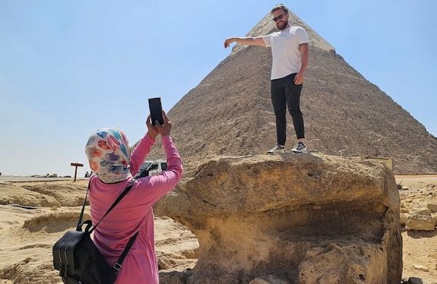 Private Giza Pyramids,Sphinx,camel,lunch, 2 tombs,Great Pyramid