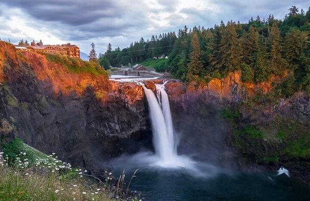 Full Day Seattle's W2 Tour - Wineries and Waterfalls