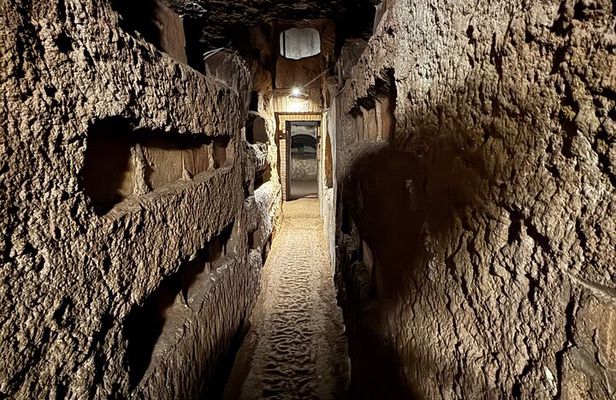 Rome Underground Tour: Catacombs, Crypts & Secrets with Transfers