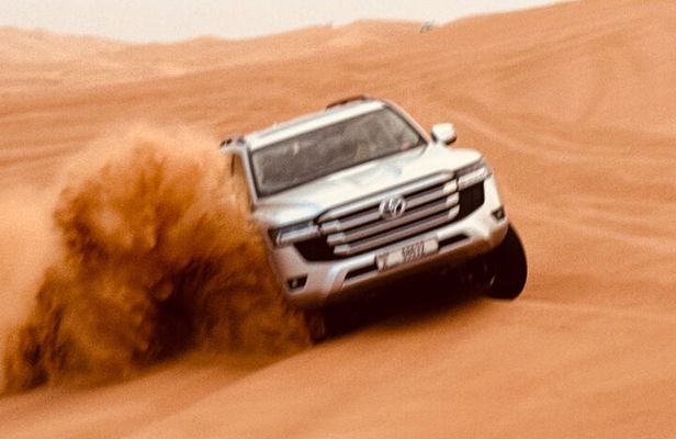 Dubai Premium Desert Safari Red Duns Camel sandbord & Premium BBQ
