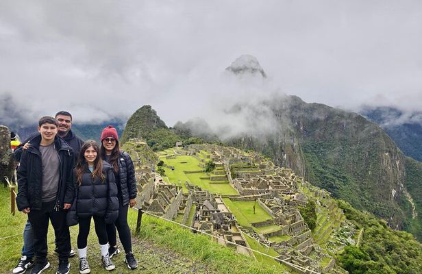 Excursion to Machupicchu from Cusco || Private Service ||