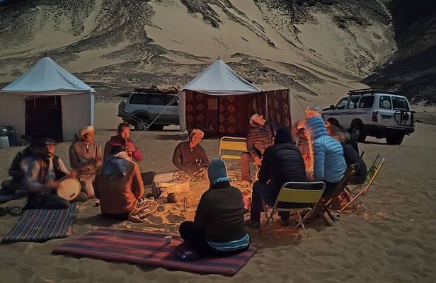 White Desert and Bahariya Oasis tour from Cairo