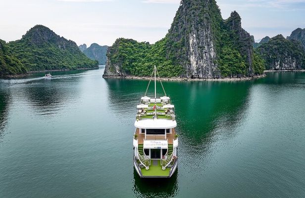 Hercules Premium Cruise Scenic Halong Bay Tour with Buffet Lunch