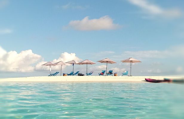 Malé Serenity Sandbank Snorkeling and Sundown Views