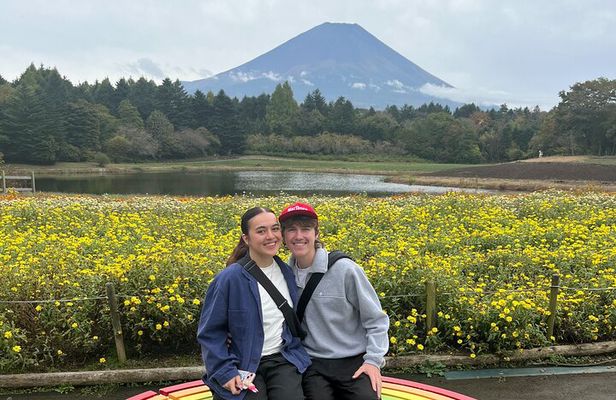 Private Fuji Full-day Tour with Hotel Pickup and Japanese guide