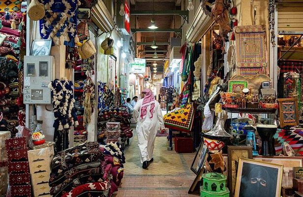 Souq Al Zal, The National Museum, and Murabba Palace Tour