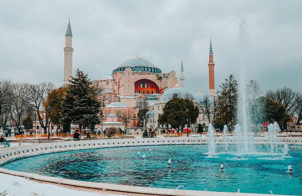 Private Guided Tour of Hagia Sophia, Blue Mosque & Grand Bazaar