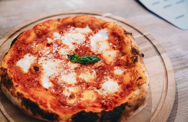 Florence Pizza and Gelato Cooking Class: Small Group Experience