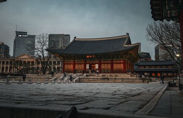 Seoul History Tour: Dark Past & Market Street Flavors