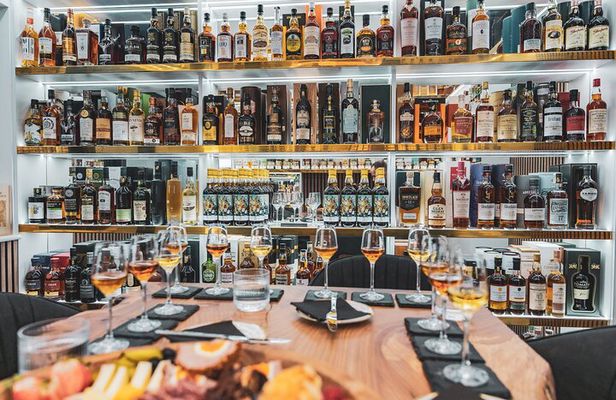 Private Whisky Tasting in Inverness