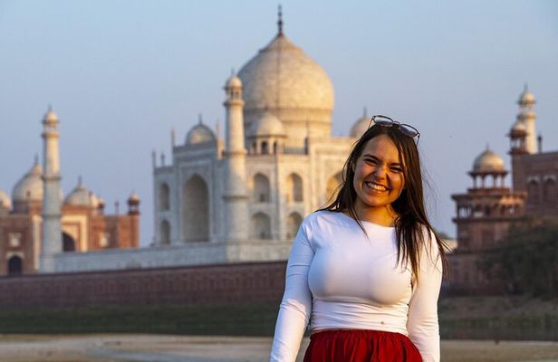 From Delhi: Taj Mahal Sunrise Tour with Elephant SOS Center