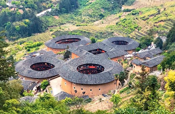 Private Transfer to Tianluokeng and HekengHakka Tulou fromXiamen