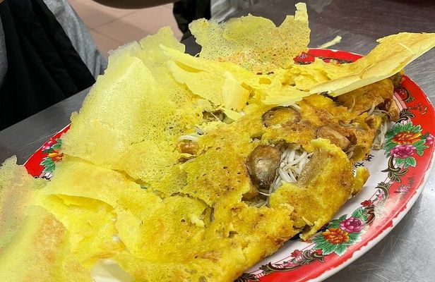 The Coolest Vegan Food Tour by Motorbike in Ho Chi Minh City