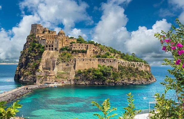 Visit to the Aragonese Castle Borgo di Celsa