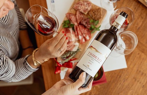Wine and Specialties in Tuscany with Small Artisan Producer