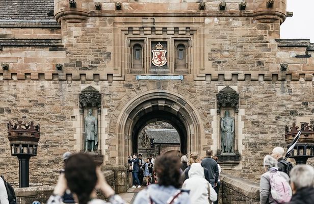 Edinburgh Castle Highlights Tour with Tickets, Map, and Guide