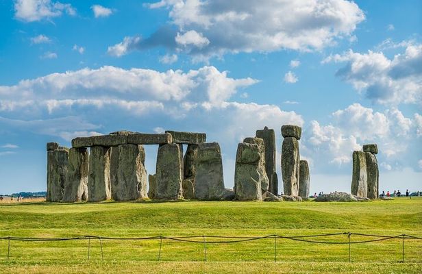 Bath, Stonehenge & Cotswolds Village Day Tour: London Paddington