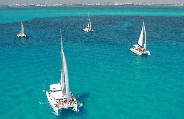 All Inclusive Isla Mujeres Catamaran with Free Transportation