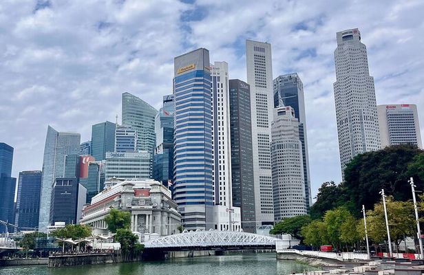 Singapore: A Journey from Colonial Roots to Modern Marvels