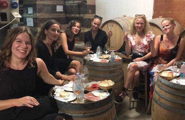 Sorrento: Immersive Wine Tasting Experience in a Historic Winery