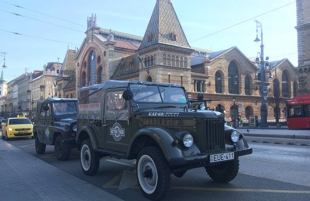 Budapest Sunrise Tour in a Vintage Russian Jeep