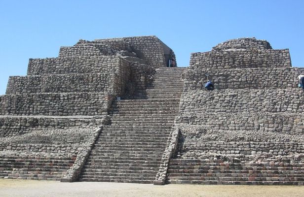 Experience an Archeological Tour in Cañada de la Virgen