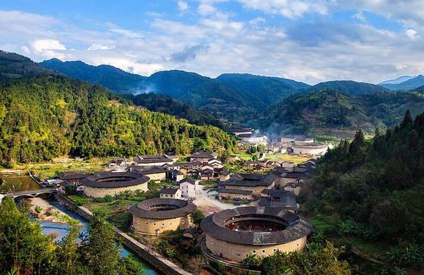 Xiamen to Tianluokeng Tulou Private Tour with Lunch