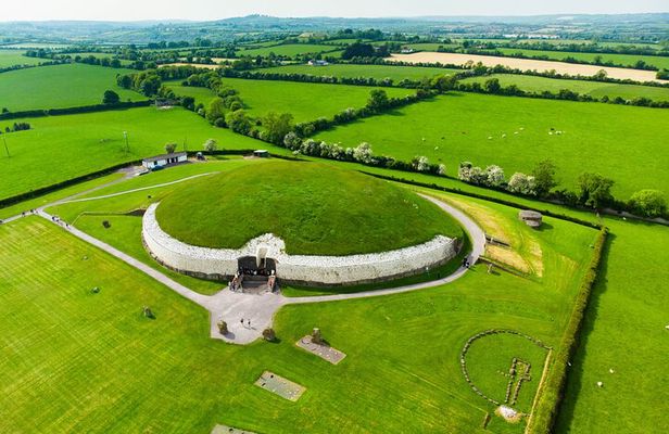 Private Day Tour from Dublin to Newgrange