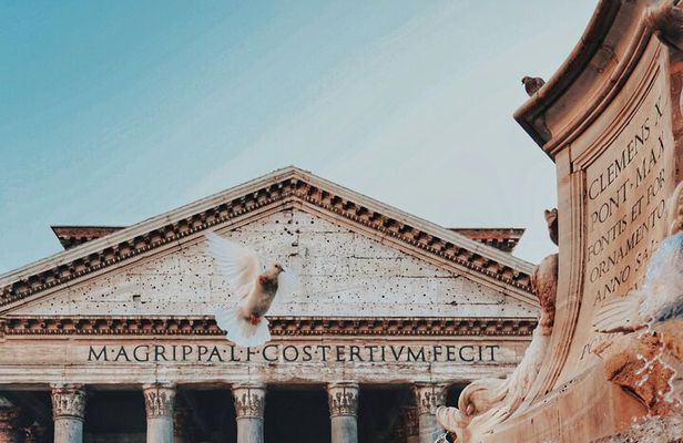 Pantheon Tour and Street Food in Rome - small group max 10
