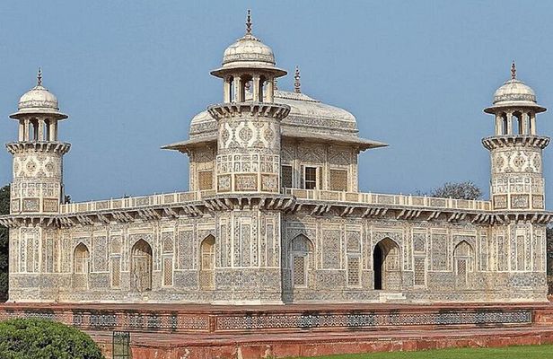 Same-Day Private Exotic Taj Mahal Sunset Experience from Delhi