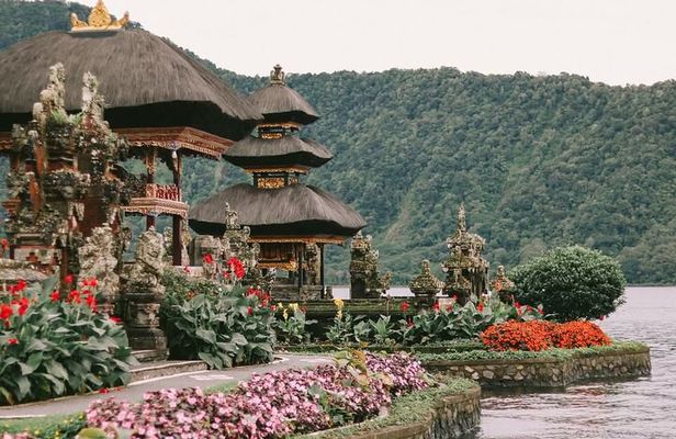 North Best Trip Ulundanu Beratan,Taman Ayun Temple and Tanah Lot 