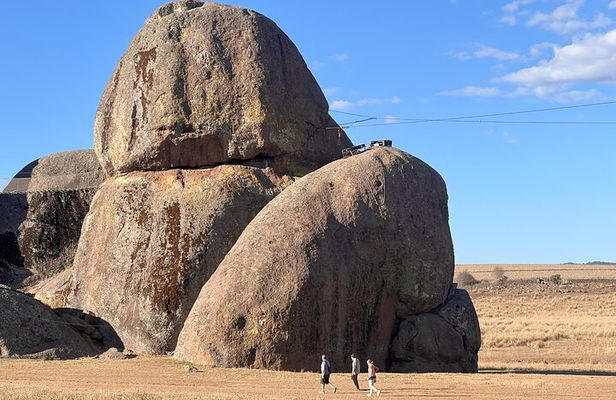 Wind TOUR: Mountains, Forests, Enigma Stones and Coffee Farms
