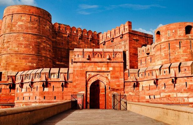 Explore Agra from Delhi by Car
