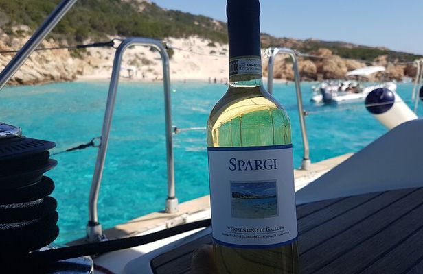 Archipelago of Maddalena on 15-meter sailing boat from Cannigione