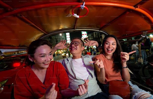 Dar es Salaam Tuk-Tuk Food Tour: Taste the City’s Flavors!