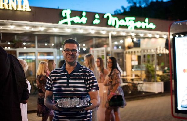 ''Cheers on wheels''- Vodka tasting tour by Retro Bus 