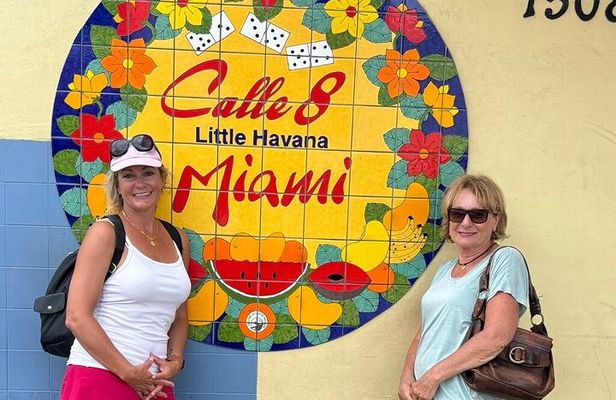 Calle Ocho Walking and food Tour: Cigars, coffee and Live Salsa