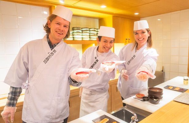 Tokyo Bar Hopping in Asakusa : Sushi Nigiri and Snack Bar Night