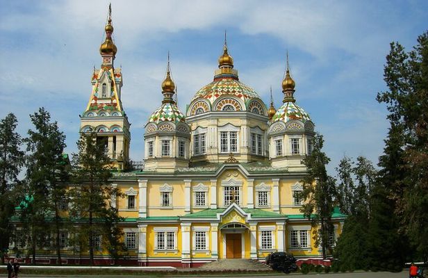 Almaty Walking Tour: 9 Must-See Sights in a Small Group